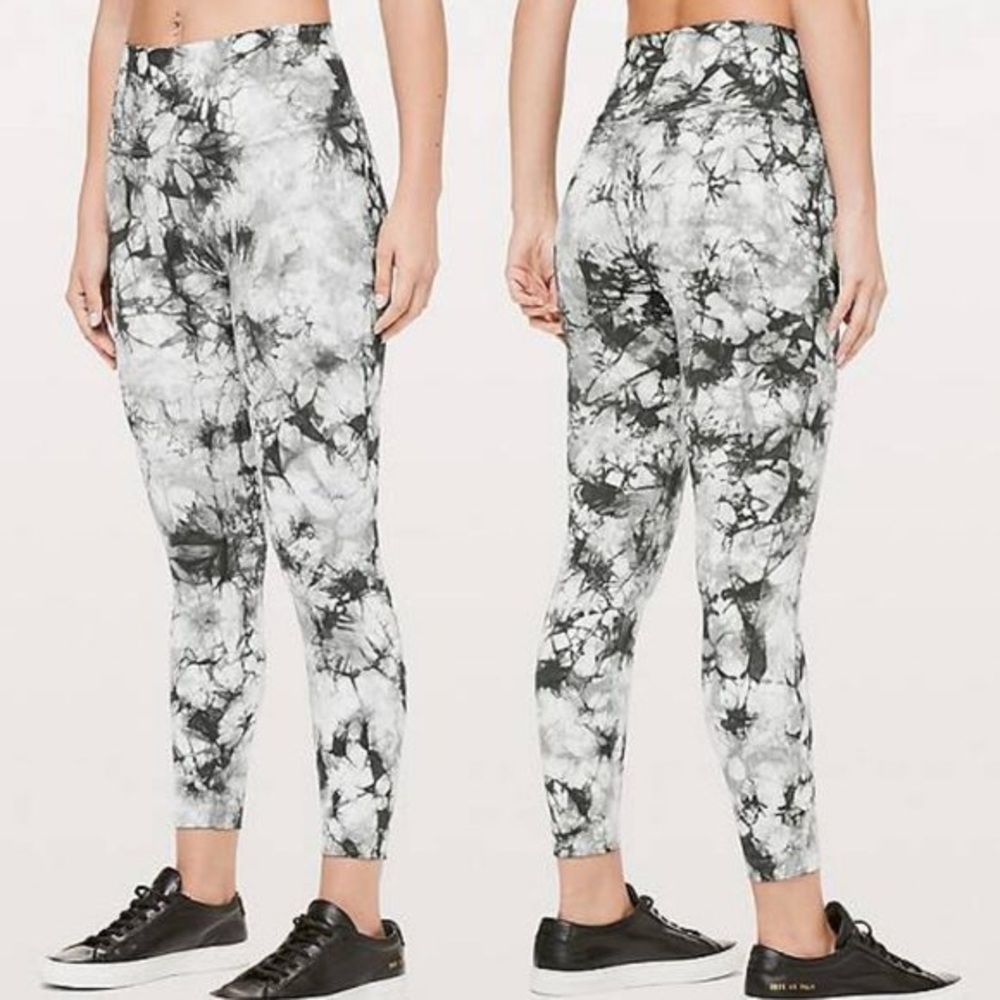 Lululemon Shibori Wunder Unders 25”